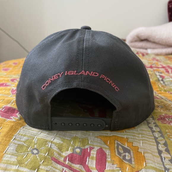 NEW WITH TAGS Anthropologie “Grand Prix” hat - Picture 2 of 4